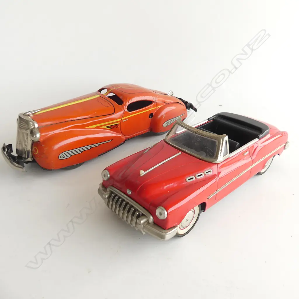 2 TIN PLATE CARS 1 FRICTION CONVERTIBLE & DECO ORANGE COUPE L. 330mm Image 1++