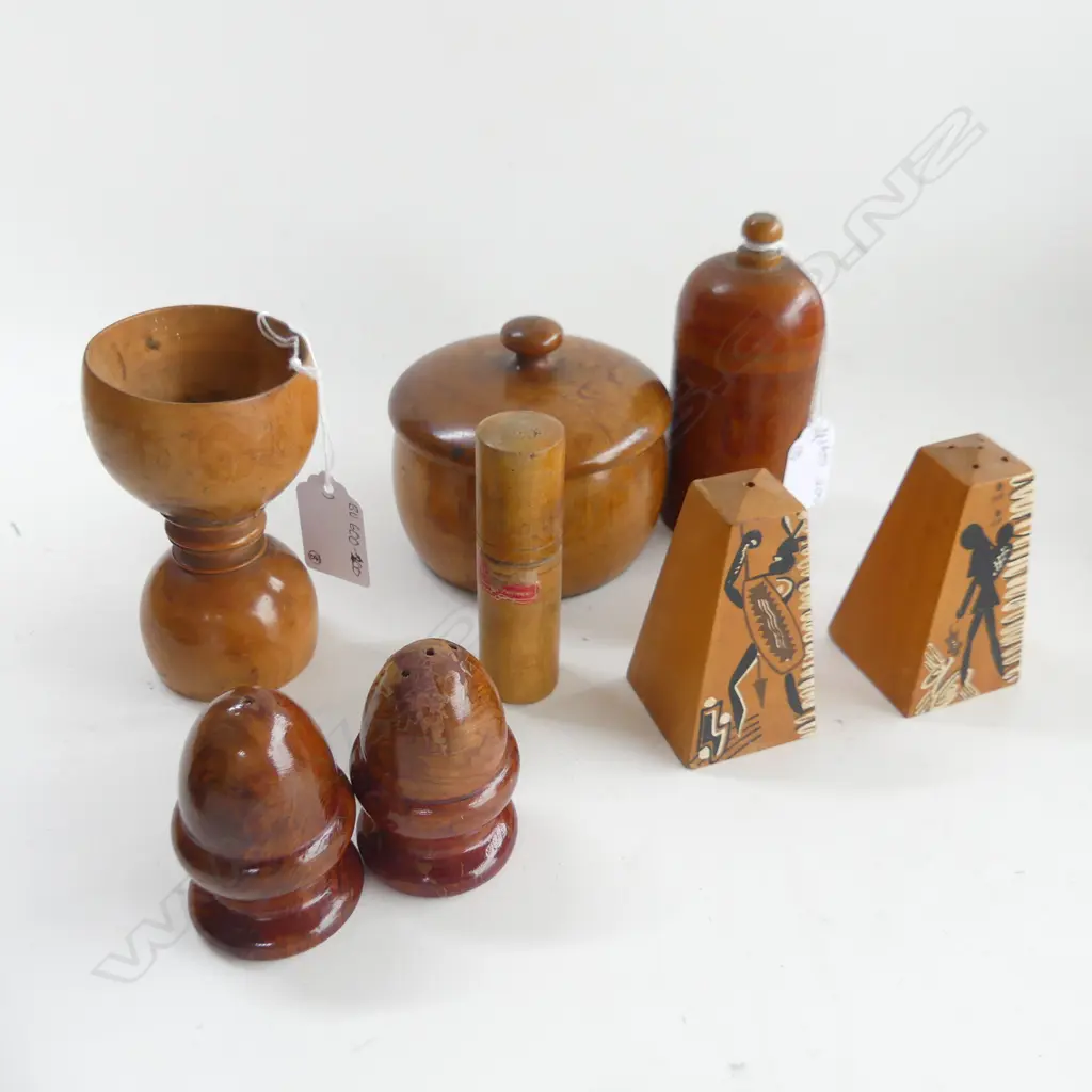 8 WOODEN ITEMS INCL A NIP MEASURE H. 105mm 2 x S&P SHAKERS + LIDDED BOX + NEEDLE BOX Image 1++