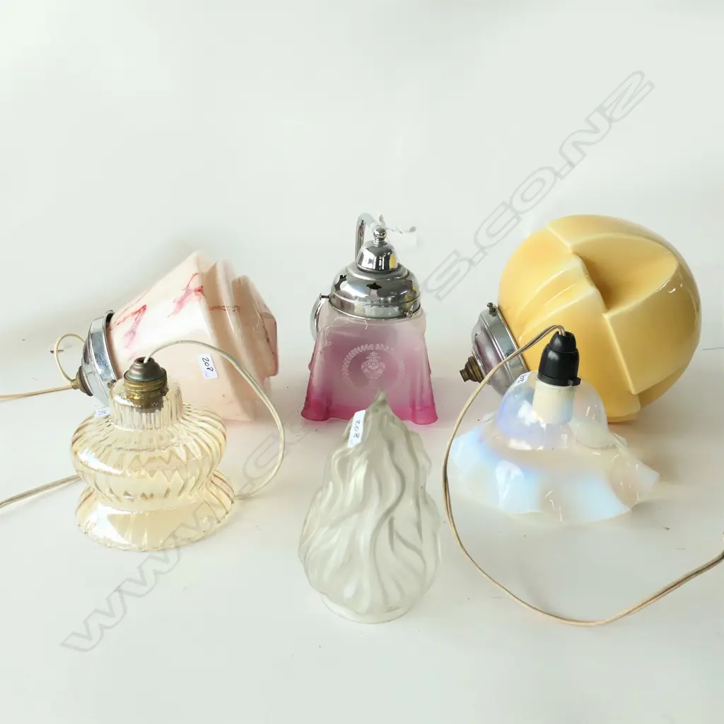 (28) 6 LAMPSHADES INCL ART DECO AND MILK GLASS SHADE Image 1++