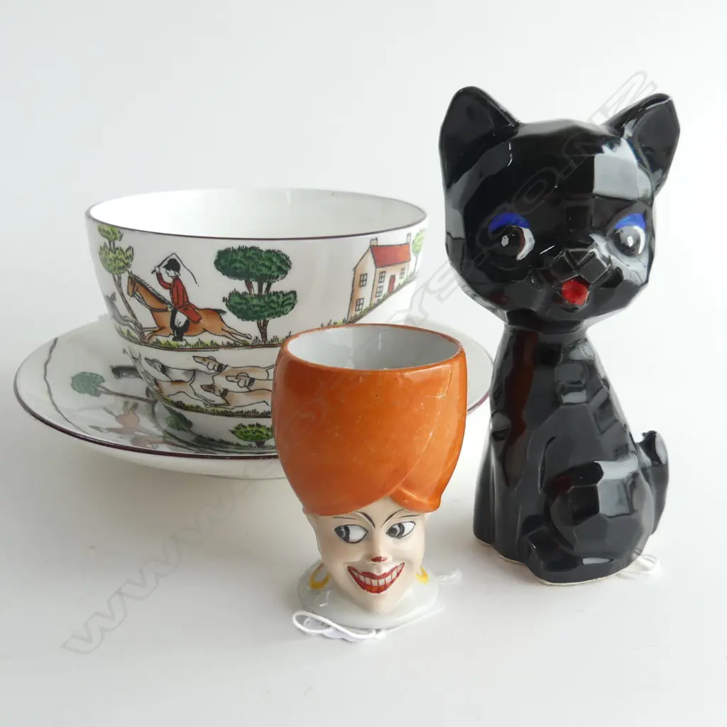 (72) 3 CERAMIC ITEMS, CAT EGGCUP AS TURBAN & LGE QUEENSBURY C/P Image 1++