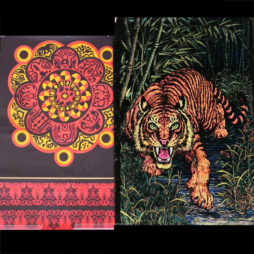 6 POSTERS: 5 GLOW-IN-THE-DARK & 1 ON VELVET Image 1++