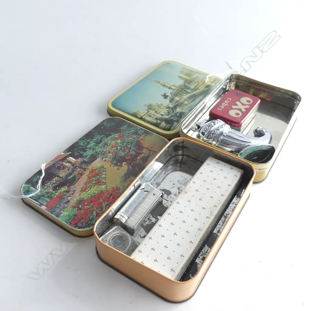 (57) 3 TINS 2 LIGHTERS PEN & MINI BIBLE, L. 170mm Image 1++