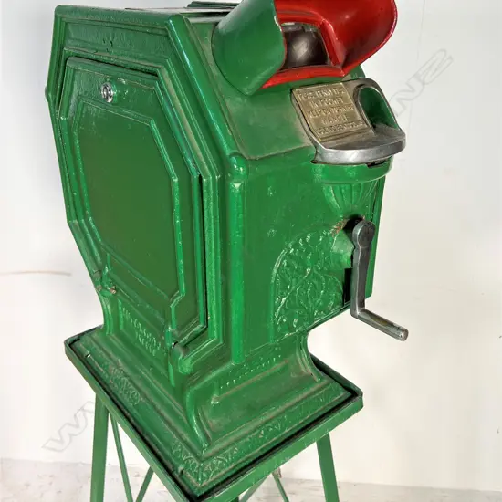 OLD CAST IRON ARCADE PENNY IN THE SLOT MUTOSCOPE VIEWER H.1450mm