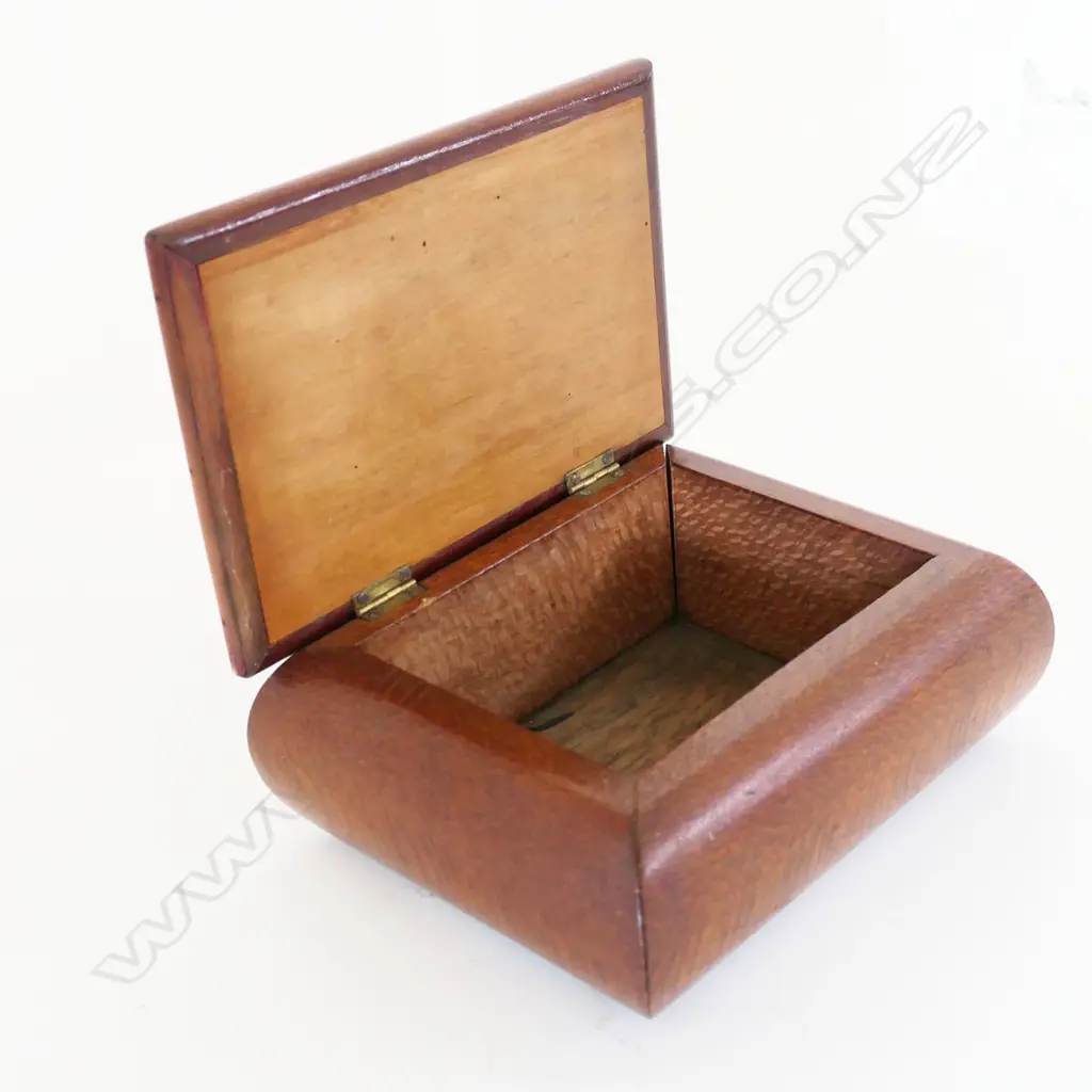 (85) INLAID NATIVE WOODS  REWAREWA BOX, L. 220mm Image 1++