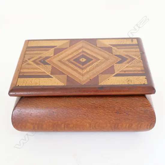 (85) INLAID NATIVE WOODS  REWAREWA BOX, L. 220mm