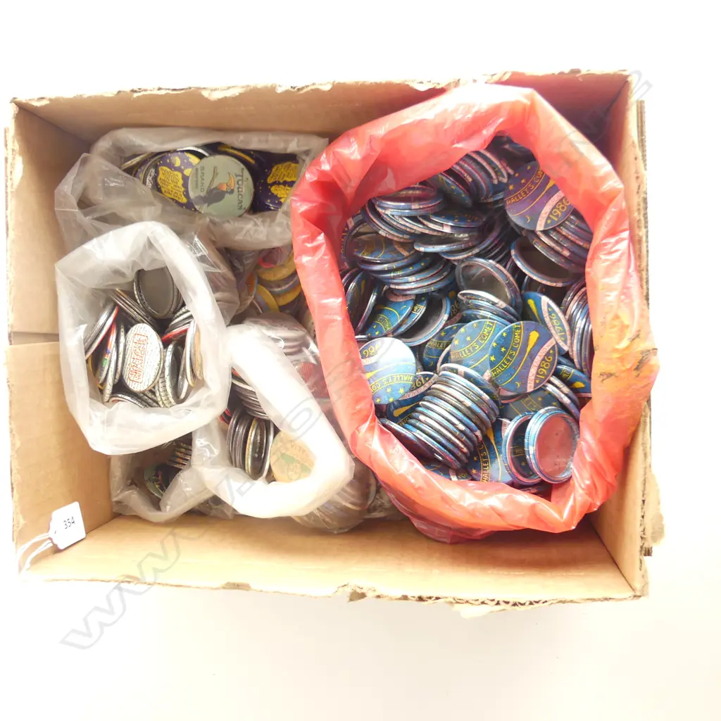 (88) BOX LOT LARGE BADGE COLLECTION Image 1++