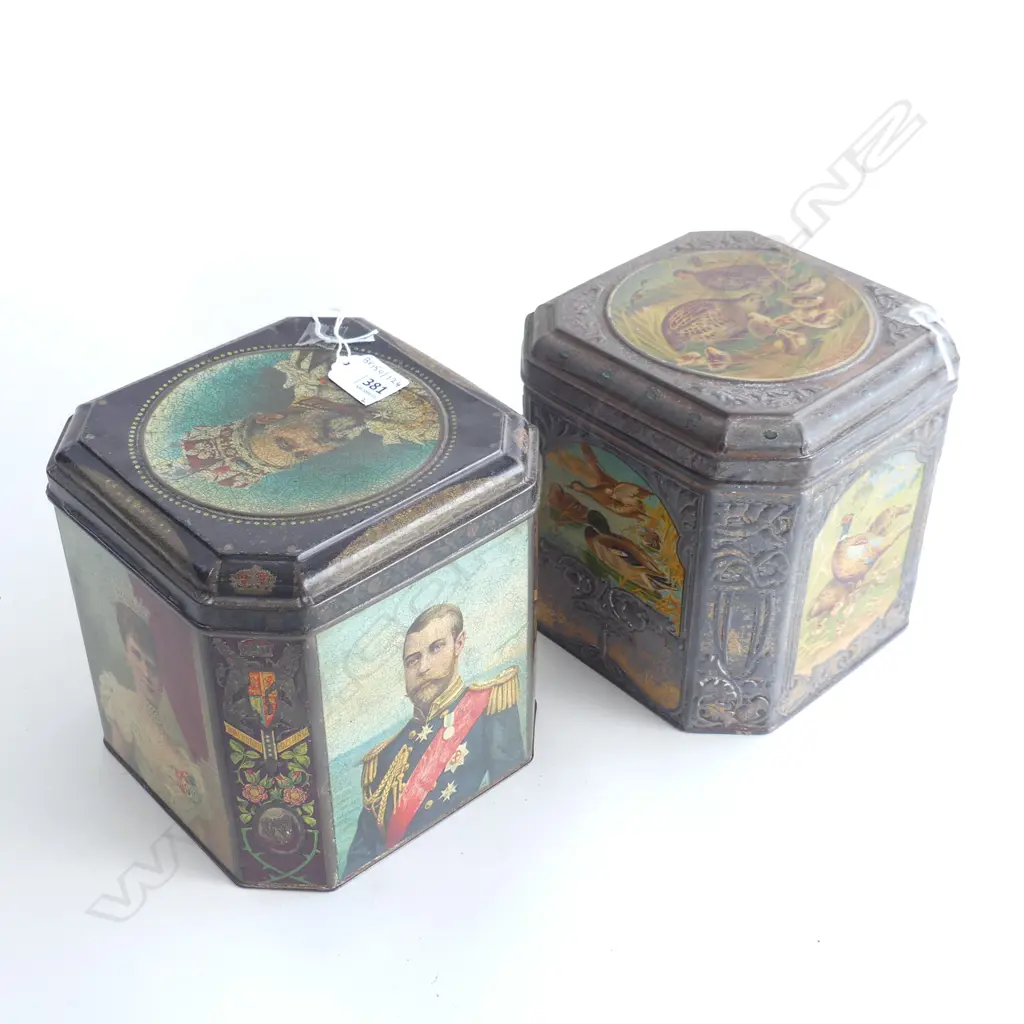 (76) VINTAGE CORONATION TIN & HUNTING TIN 180MM Image 1++