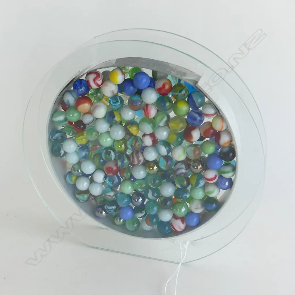 (62) LARGE COLLECTION OF GLASS MARBLES SANDWICHED BETWEEN 2 GLASS PANES Image 1++