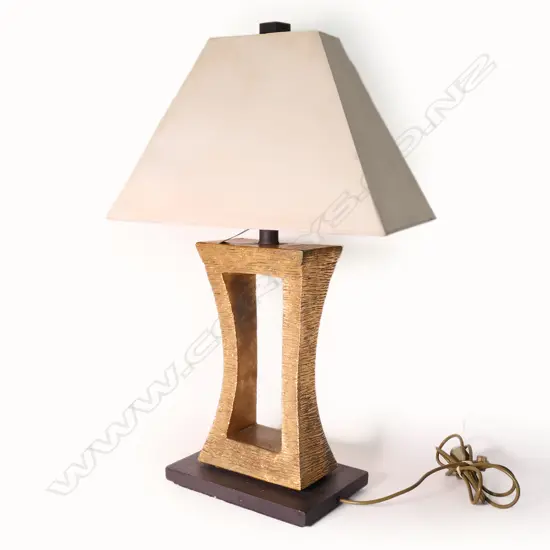 TABLE LAMP, GILDED SPLAY UPRIGHTS WITH CENTRAL CAVITY & WHITE SHADE, H.750mm