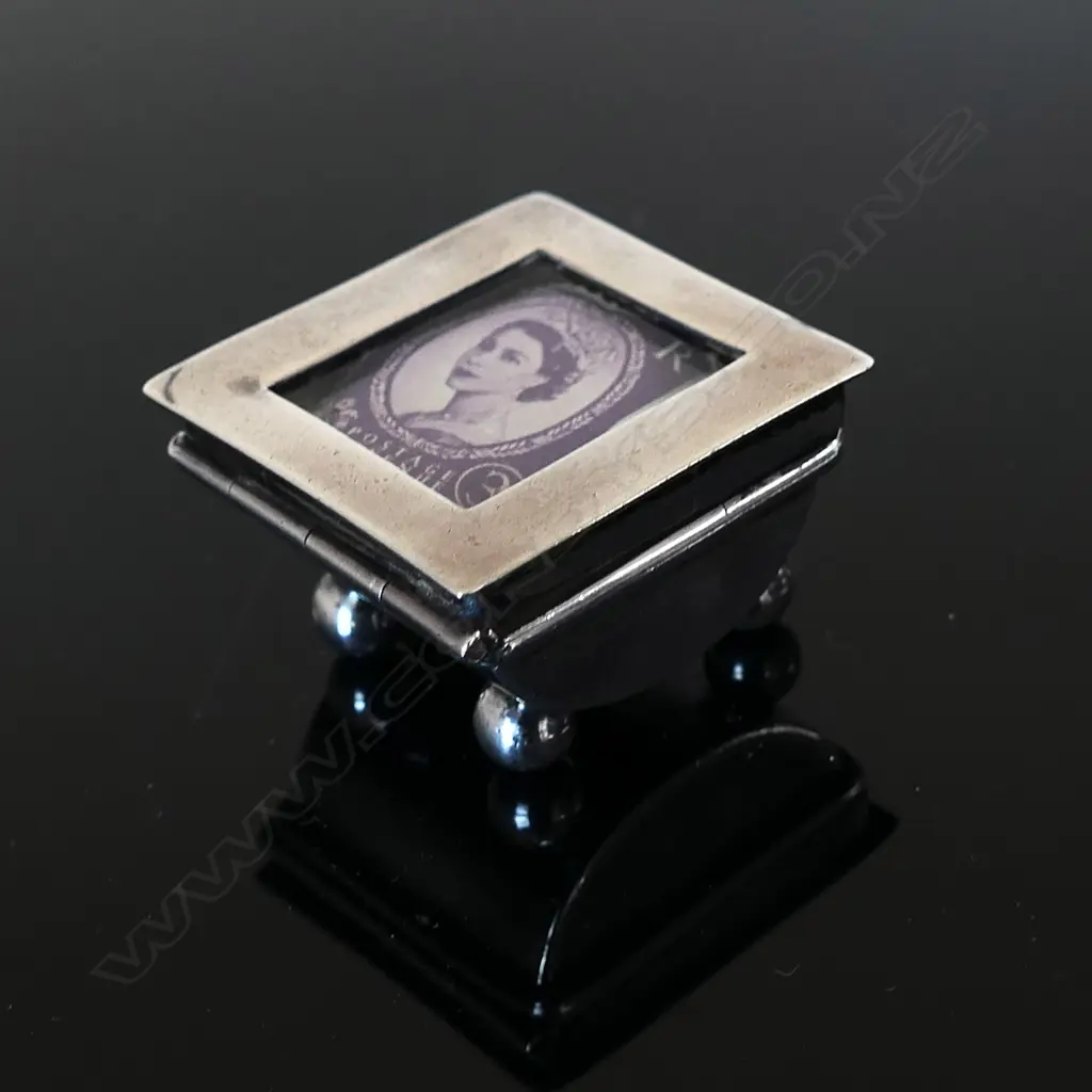 Birmingham 1901 Hallmarked Silver single compartment box by Adie & Lovekin Image 1++