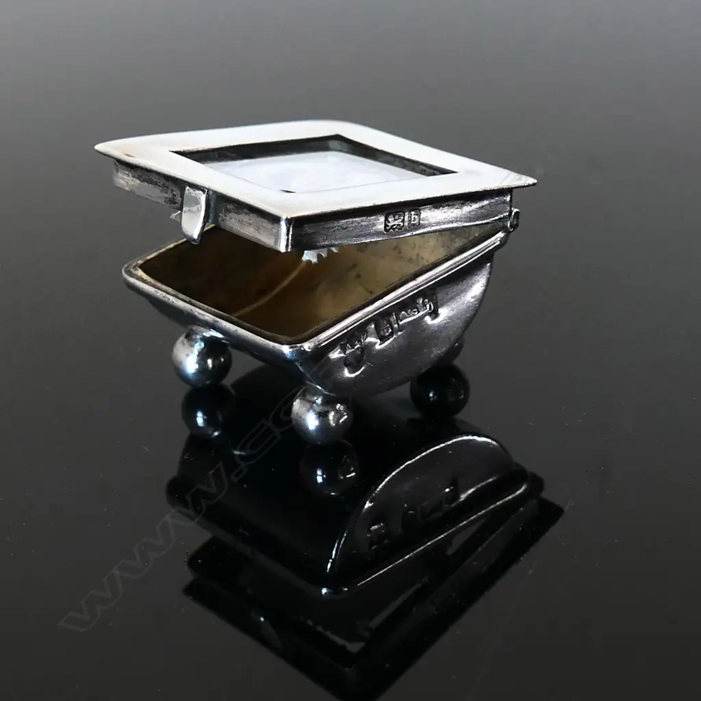 Birmingham 1901 Hallmarked Silver single compartment box by Adie & Lovekin Image 1++