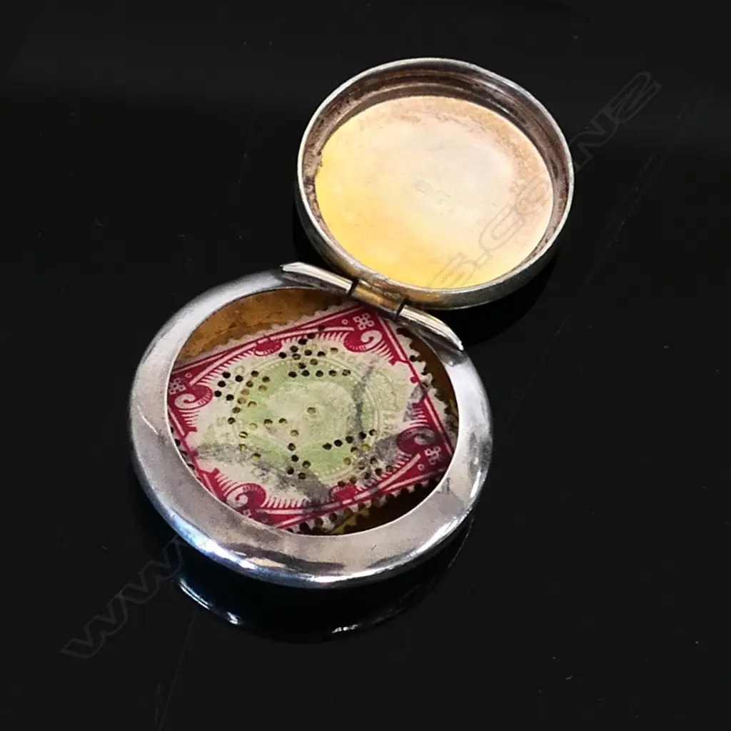1918 Birmingham Hallmarked Silver Small Circular Case, Image 1++