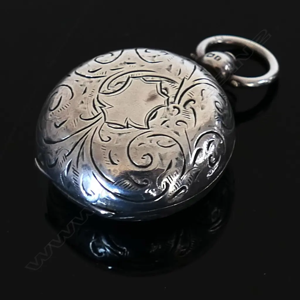 1905 Birmingham Hallmarked circular Silver Sovereign Case Image 1++