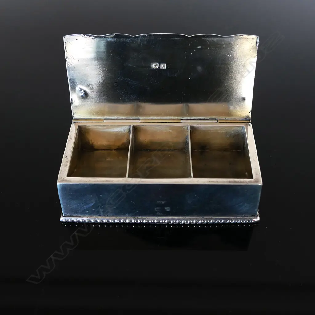 1907 Birmingham Hallmarked  silver three compartment stamp box, Image 1++