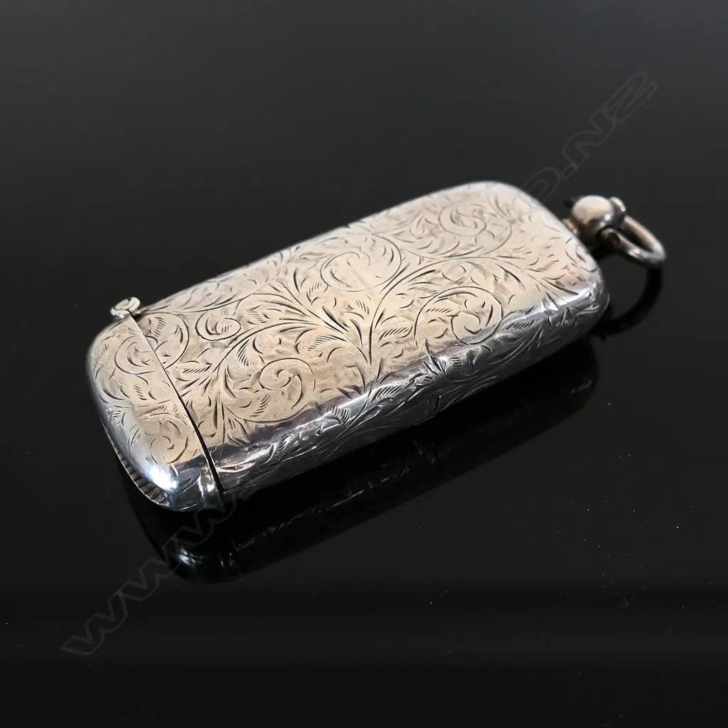 1901 Chester Hallmarked Silver Hallmarked Combination Vesta and Sovereign Case by E J Trevitt & Sons. Image 1++