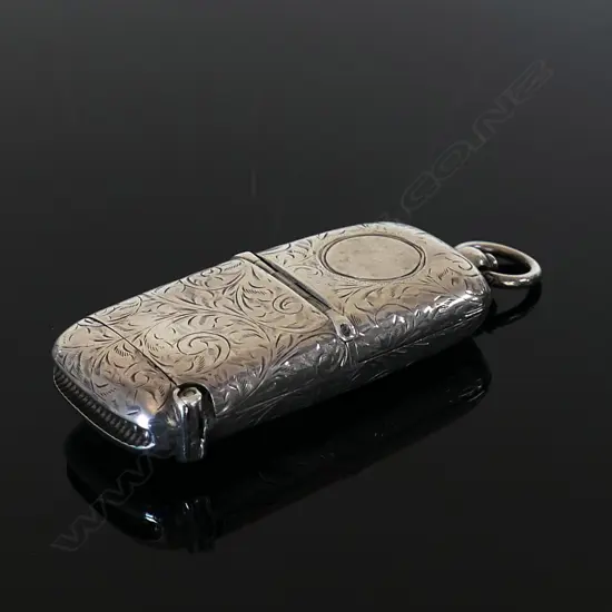 1901 Chester Hallmarked Silver Hallmarked Combination Vesta and Sovereign Case by E J Trevitt & Sons.