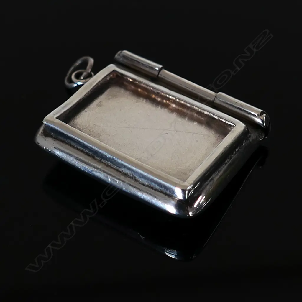 Unmarked but probably Sterling Silver Single Compartment Stamp Envelope with additional photo frame Image 1++
