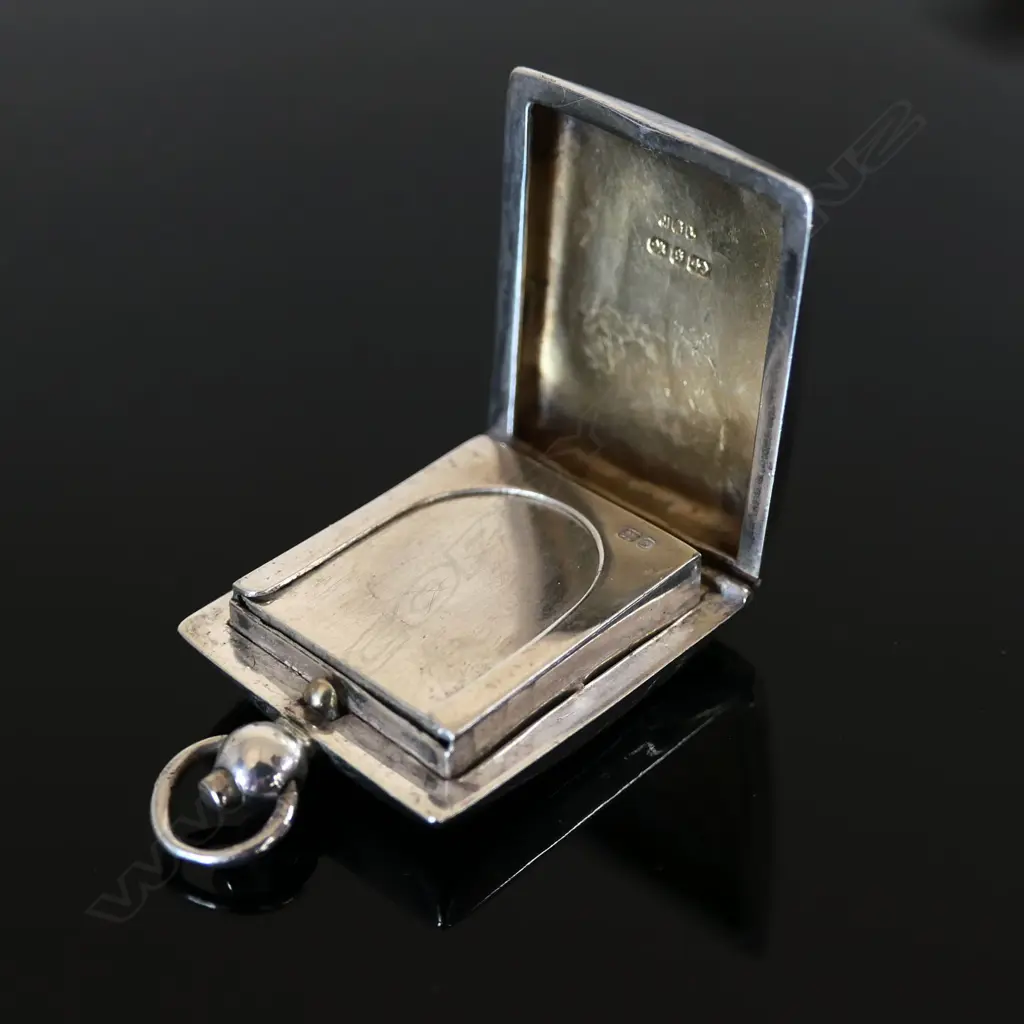 1892 Birmingham Hallmarked Unusual Square Sovereign  Case Image 1++