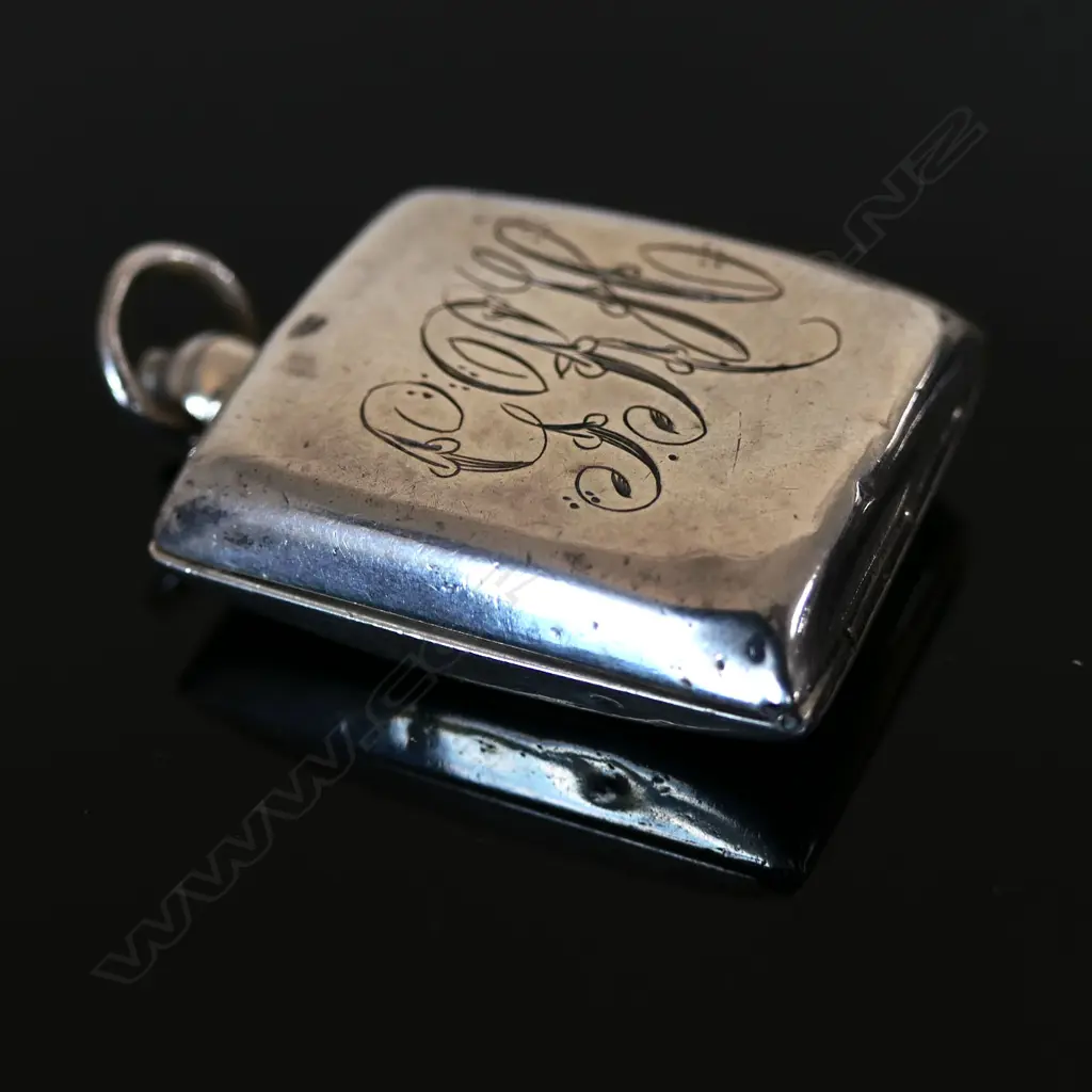 1892 Birmingham Hallmarked Unusual Square Sovereign  Case Image 1++