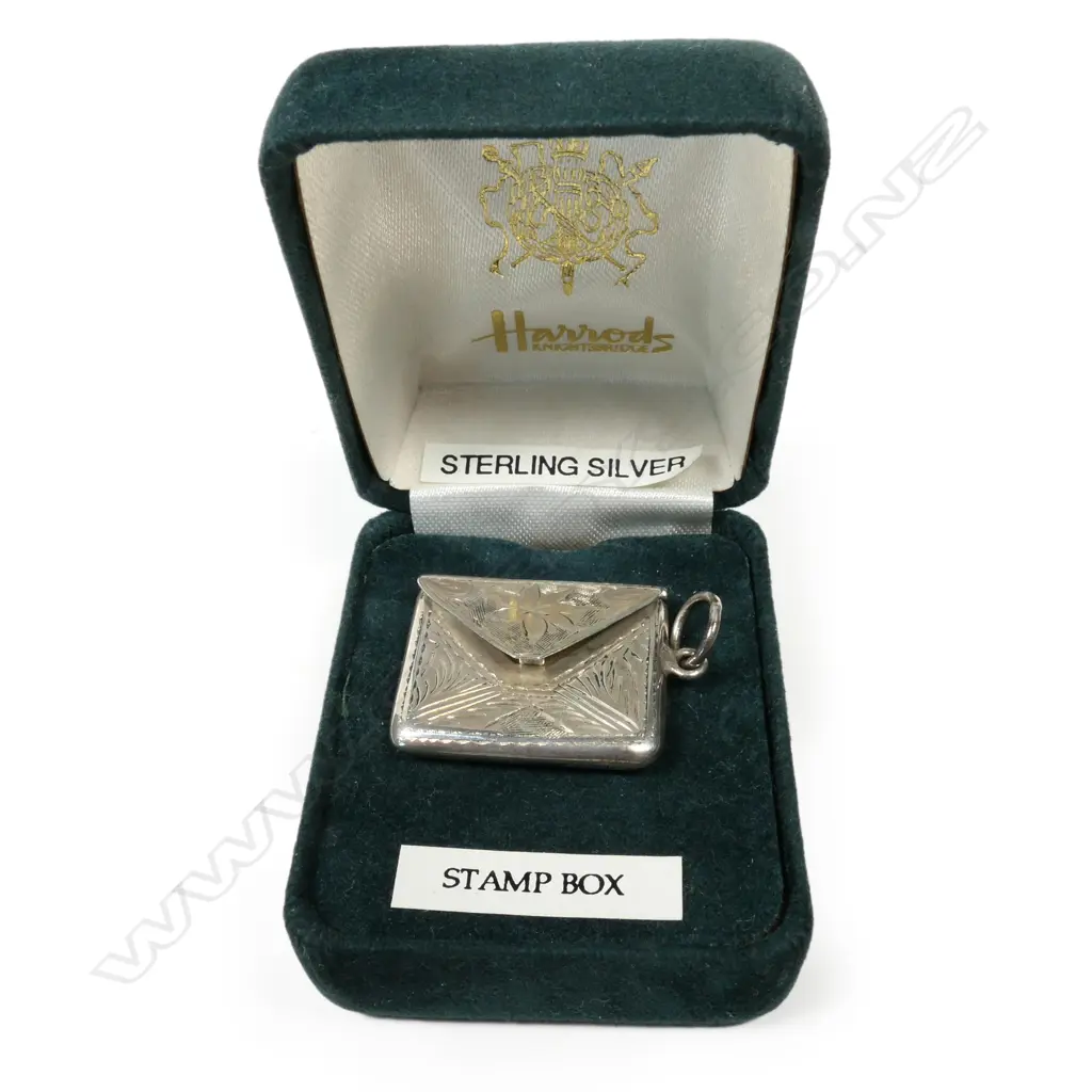 Souvenir Replica Silver Envelope Stamp case issued by HARRODS of LONDON, Image 1++