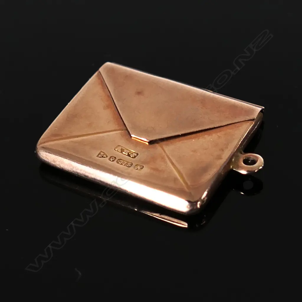 A 9ct Gold ‘Envelope’ Postage Stamp Case, Chester 1913, Image 1++