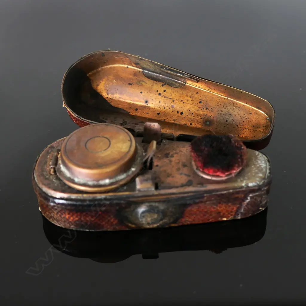 Dark Brown Leather Travelling Ink Well Case shaped like a violin case, Image 1++