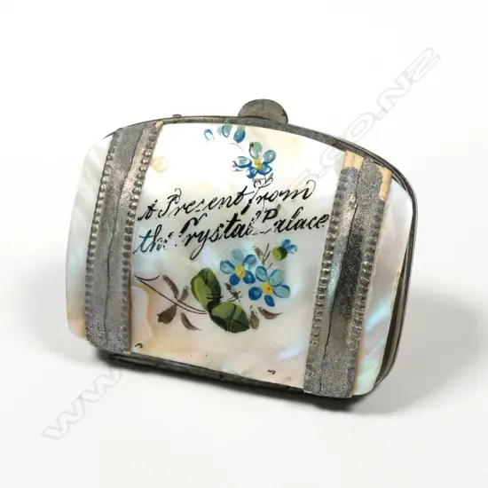 Vintage 1901 Mother of Pearl Purse Souvenir “A Present from the Crystal Palace”