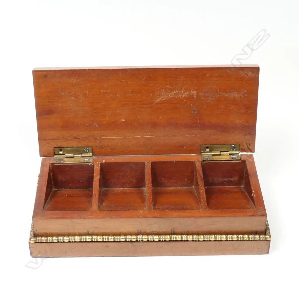 A French late 19thC walnut desk top paperweight box, Image 1++
