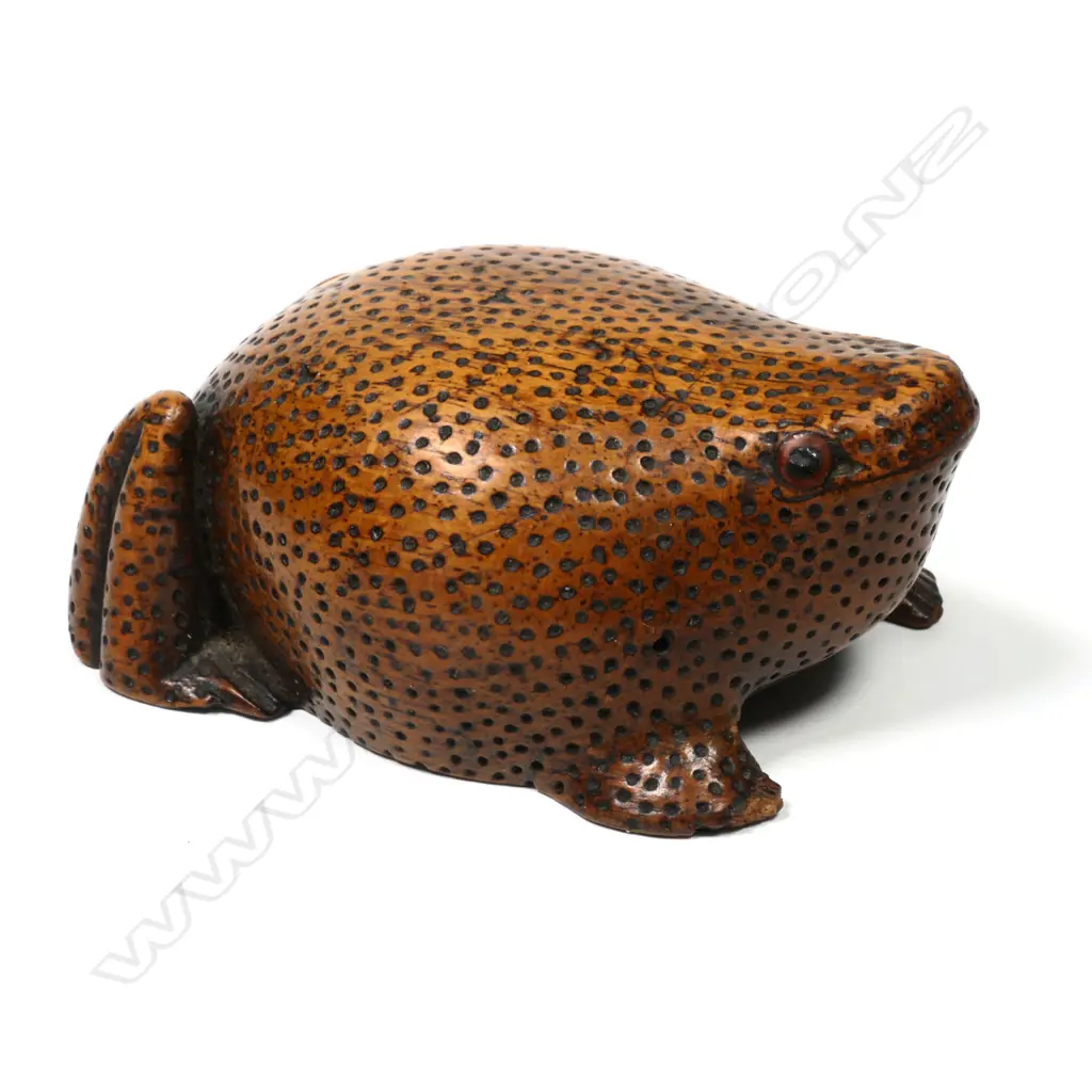 Unusual Wooden Novelty Single Stamp Compartment in the shape of a Frog, Image 1++