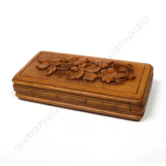 Wooden Pen Nib Box with a top carved with a floral motif.