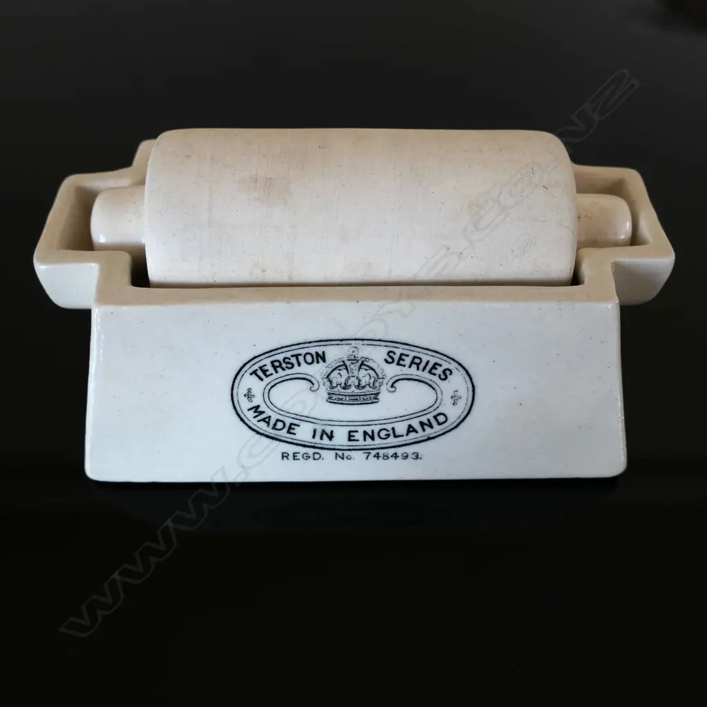 Vintage English Pottery Stamp/Letter Wetter (Damper or Moistener) Image 1++