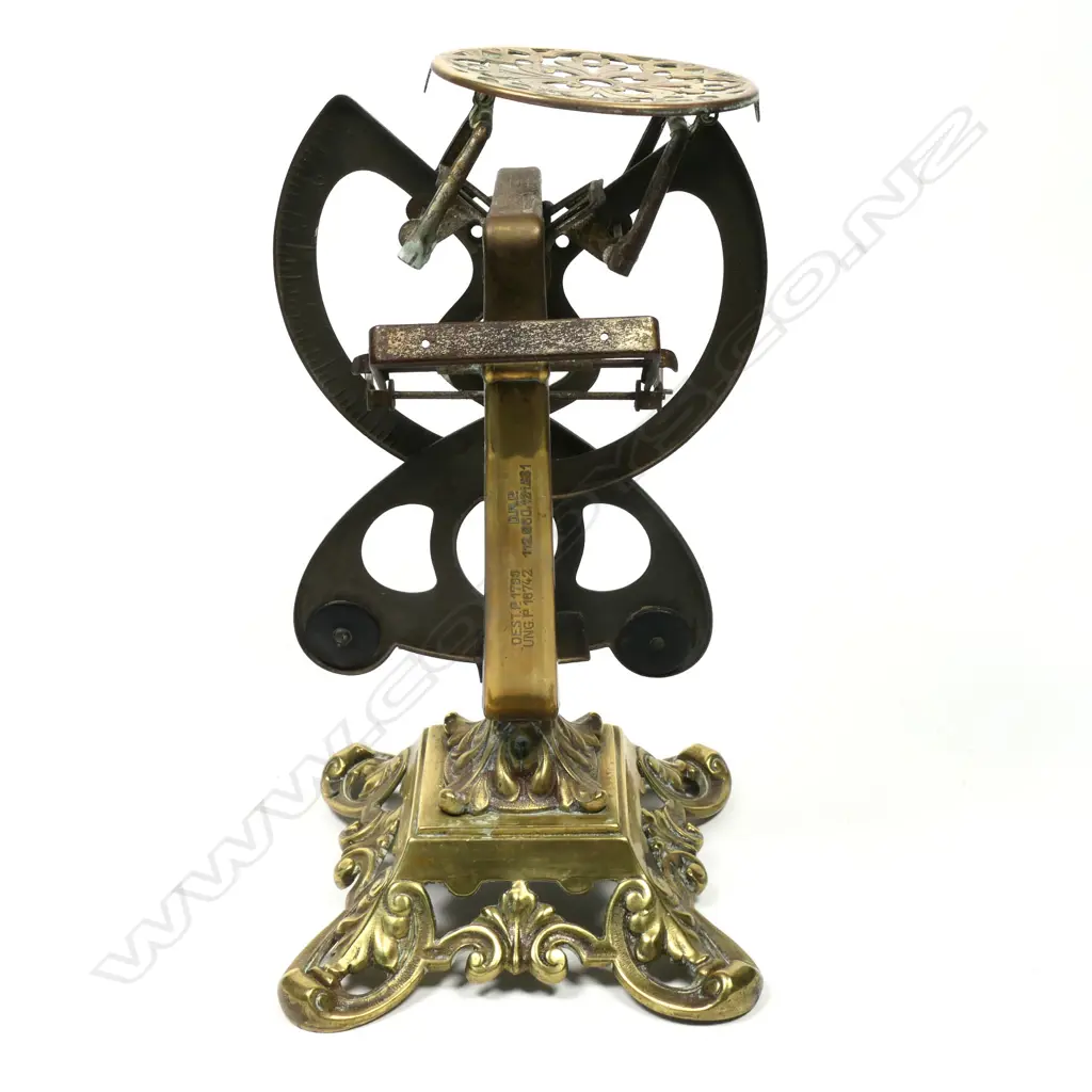 German Brass and Bronze Columbus “Bilateral” Letter scale, Image 1++
