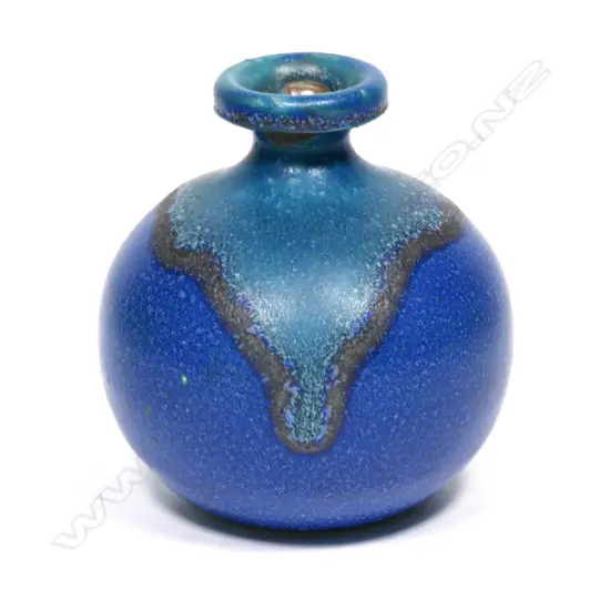 Graeme Storm stoneware spherical vase