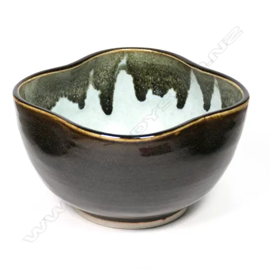 Graeme Storm stoneware squared bowl