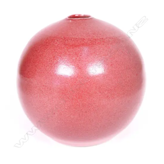 Graeme Storm stoneware spherical vase