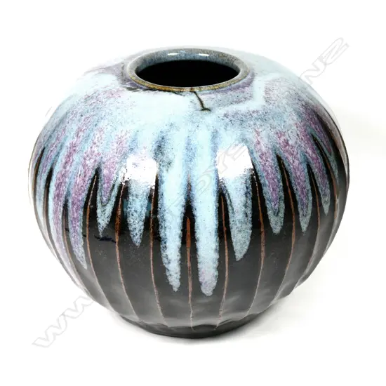 Graeme Storm stoneware ovoid vase