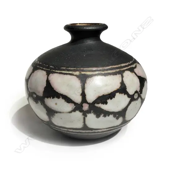 Graeme Storm stoneware small compressed ovoid vase