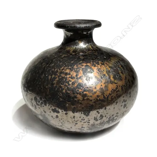 Graeme Storm stoneware small compressed ovoid vase