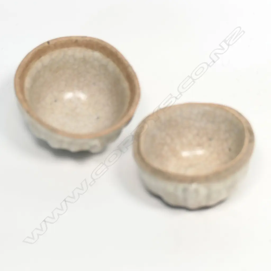 Graeme Storm 1970's small lidded box Image 1++