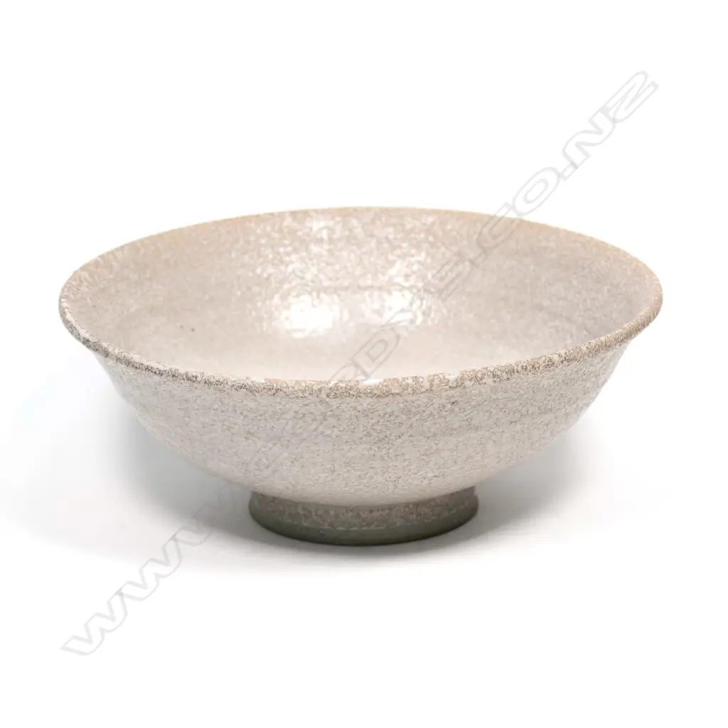 Graeme Storm stoneware footed bowl Image 1++
