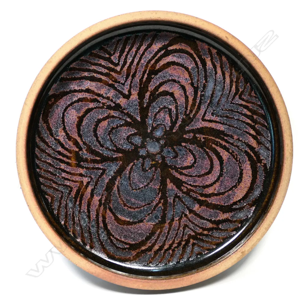 Graeme Storm stoneware circular dish Image 1++