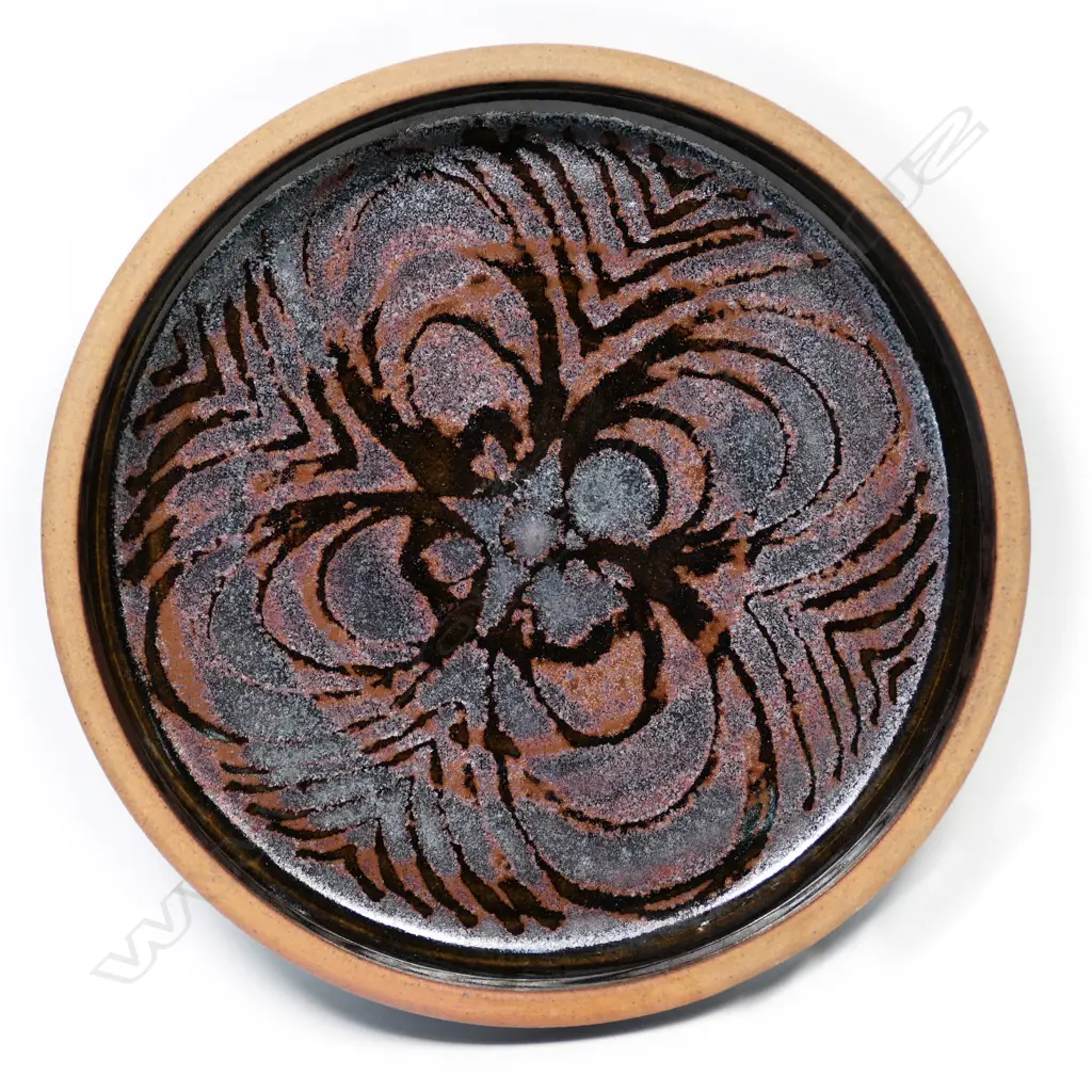 Graeme Storm stoneware circular dish Image 1++