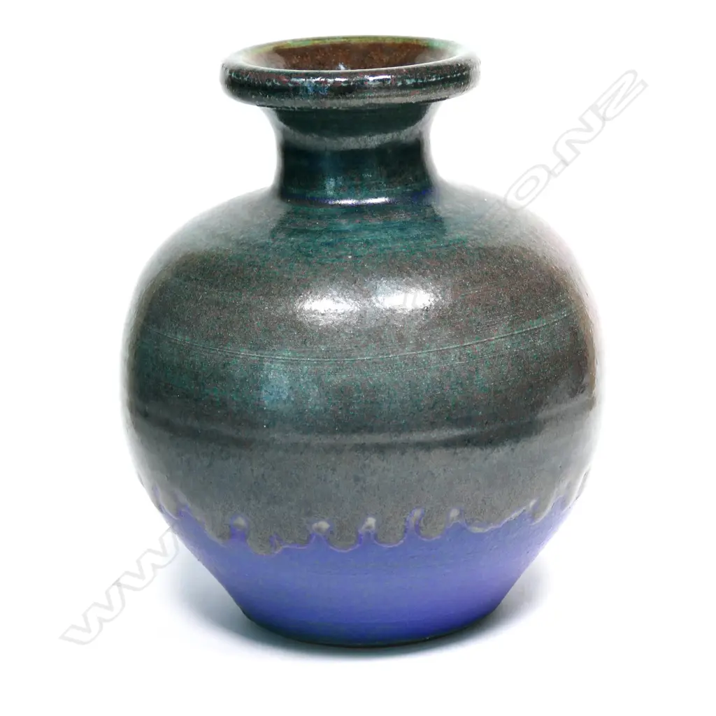 Graeme Storm stoneware ovoid vase Image 1++