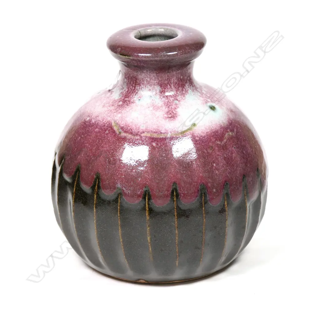 Graeme Storm stoneware vase Image 1++