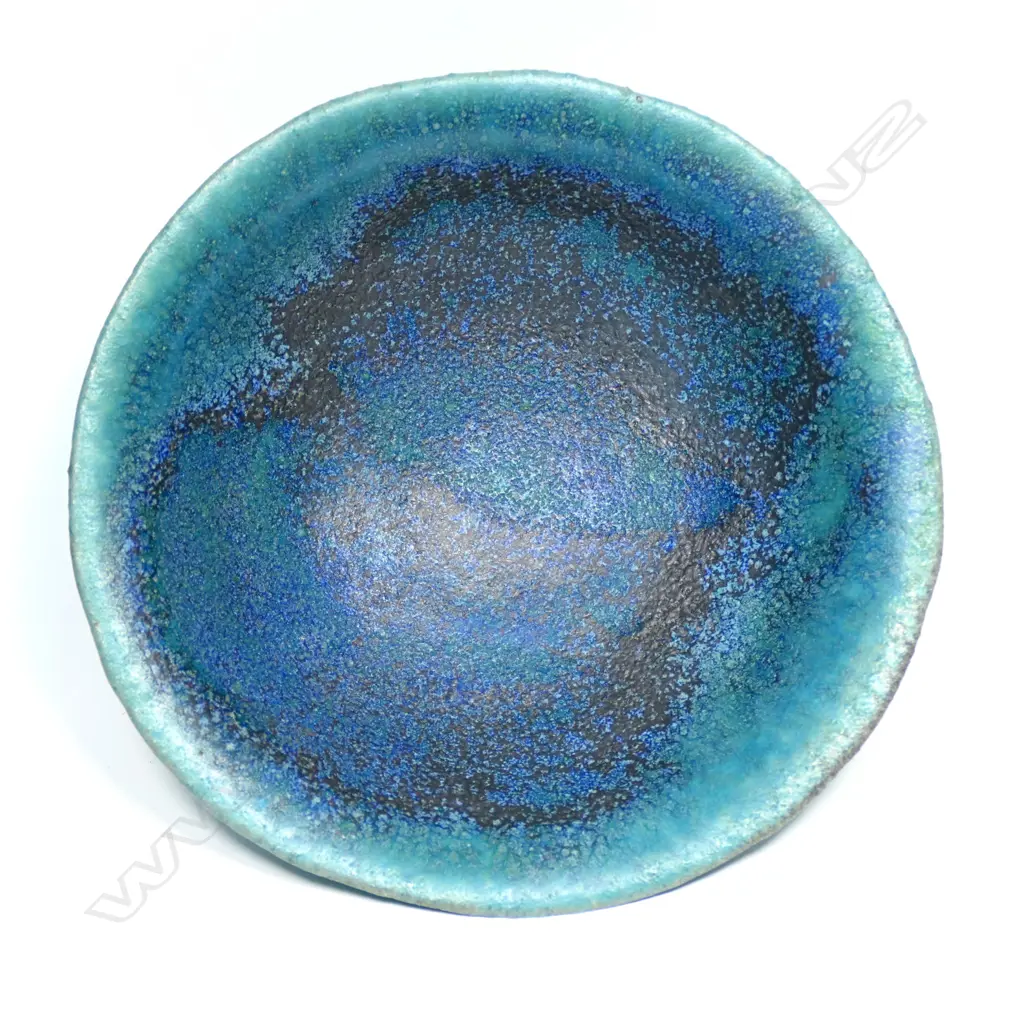 Graeme Storm stoneware pinch pot Image 1++