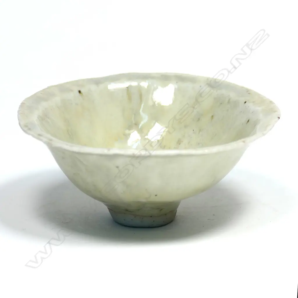 Graeme Storm pinch pot Image 1++