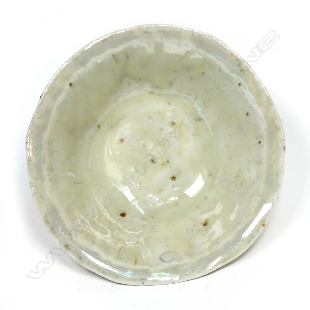 Graeme Storm pinch pot Image 1++