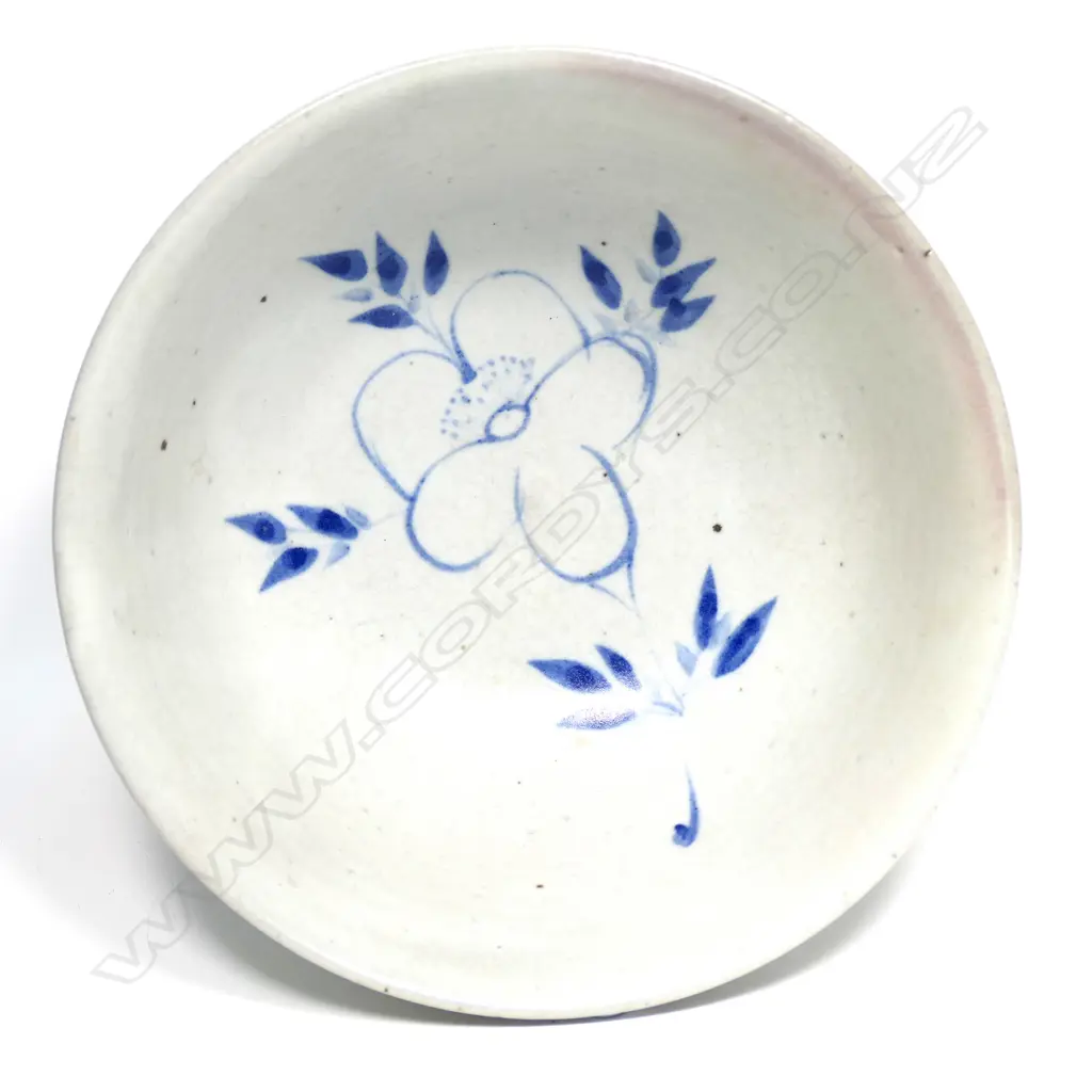 Graeme Storm stoneware bowl Image 1++