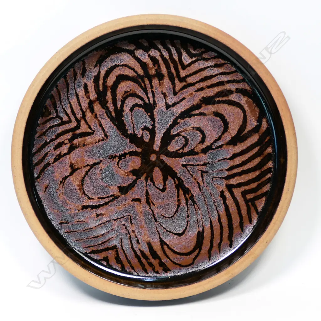 Graeme Storm stoneware circular dish Image 1++