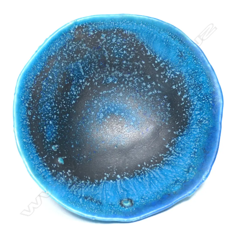Graeme Storm pinch pot Image 1++